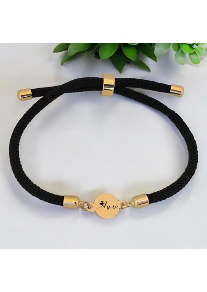 Ayşe İsmine Özel Yuvarlak Motifli 14 Ayar Altın Plakalı Siyah İpek Örgülü Hediye fiyatları