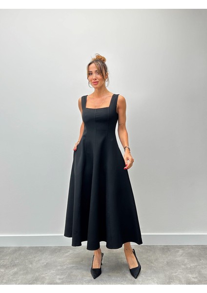 Kadın Kalın Askılı Kare Yaka Siyah Kloş Elbise