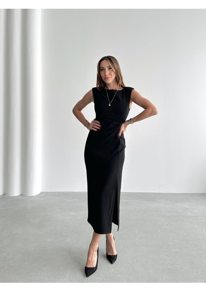 Kadın Bel Drapeli Yırtmaç Detay Vatkalı Siyah Midi Elbise