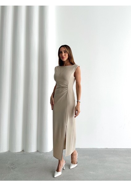 Kadın Bel Drapeli Yırtmaç Detay Vatkalı Krem Midi Elbise