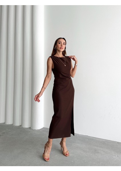 Kadın Bel Drapeli Yırtmaç Detay Vatkalı Kahve Elbise