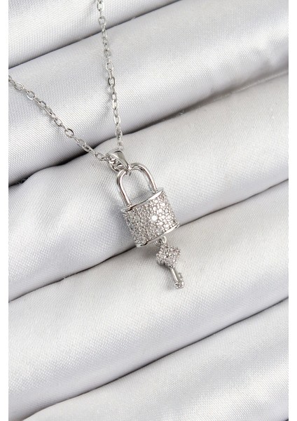 Bfs 316L Çelik Zirkon Taşlı Kilit ve Sallantılı Anahtar Model Gümüş Renk Kadın Kolye