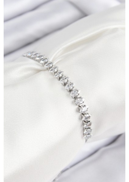 Bfs Pirinç Zirkon Taşlı Damla Model Gümüş Renk Asansörlü Kadın Bileklik