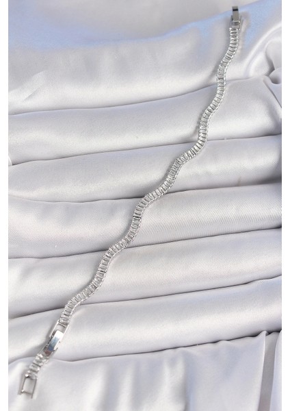 Bfs Pirinç Gümüş Renk Su Yolu Zirkon Taşlı Model Kadın Bileklik fiyatları