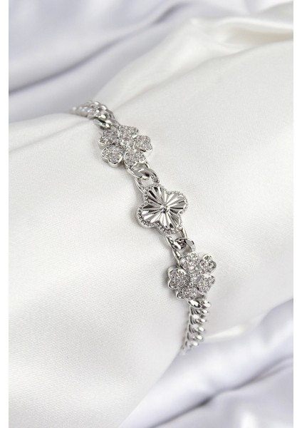 Bfs Pirinç Zirkon Taşlı Yonca Model Gümüş Renk Kadın Bileklik