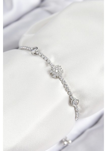 Bfs Pirinç Zirkon Taşlı Kar Tanesi Model Gümüş Renk Asansörlü Kadın Bileklik