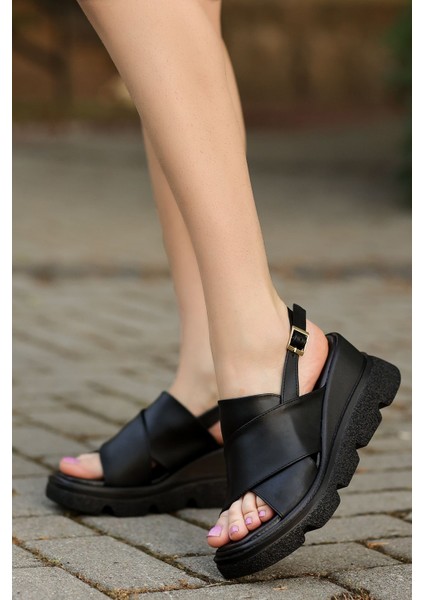 TRN-105 Dolgu Taban Sandalet fiyatları