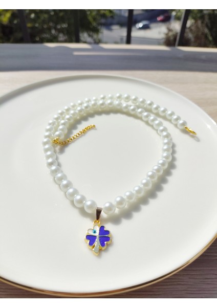 El Yapımı -İnci Parıltısıyla Yonca Gold Detaylı Kolye