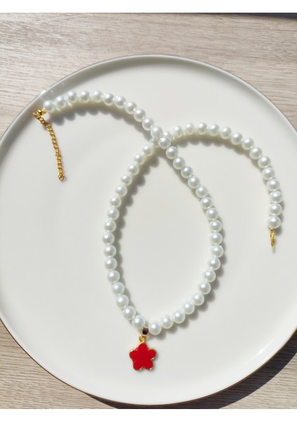 Inci Parıltısıyla Yonca Gold Detaylı Kolye fiyatları