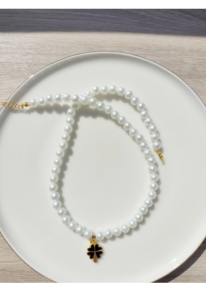 Inci Parıltısıyla Yonca Gold Detaylı Kolye fiyatları