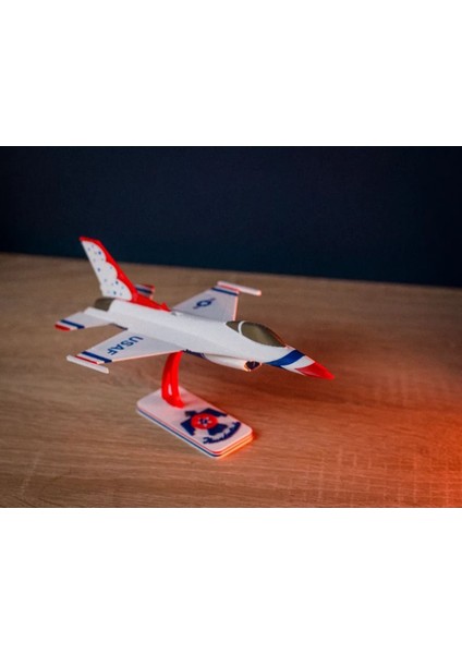 F-16 Uçak Kit Kart Maket (Beyaz( modelleri