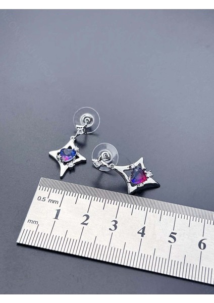 Küpe, Zirkon Taşlı, Kararmayan Çelik, Kore Tarzı, Kalp Detaylı, Gümüş Renk, Model598 fırsatları