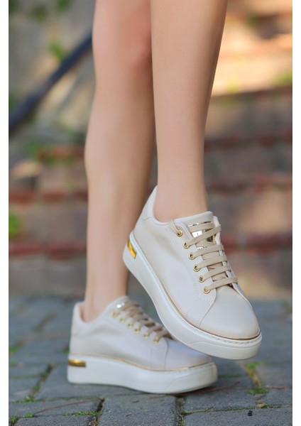 Lukka Düz Taban Bağlı Spor modelleri