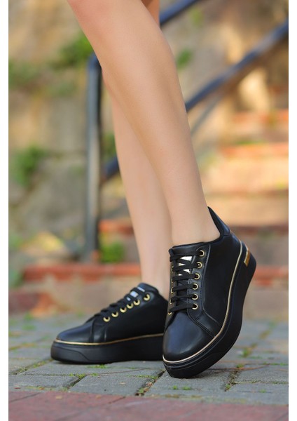 Lukka Düz Taban Bağlı Spor fiyatları