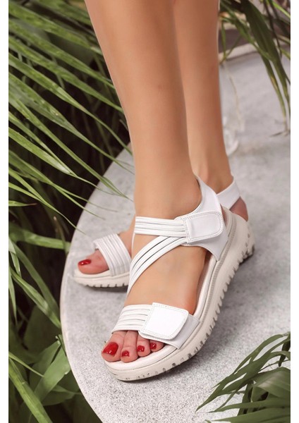 Lenister Düz Tabanlı Cırtlı Sandalet fiyatları