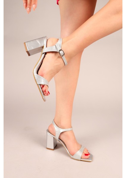 Lınno Simli Rugan Topuklu Ayakkabı Gümüş fiyatları