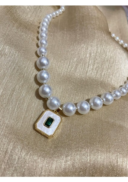 Incili Altın Çerçeveli Beyaz Zümrüt Kolye fiyatları