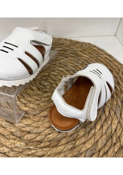 Beyaz Ortopedik Deri Sandalet modelleri