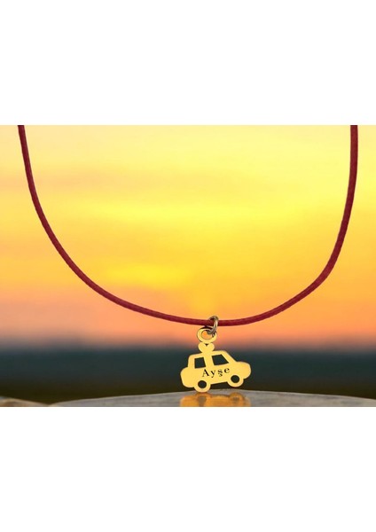14 Ayar Plakalı Altın Ayşe Ismine Özel Araba Motifli Kırmızı Bağlıklı Hediyelik KOLYE-626ISIM fiyatları