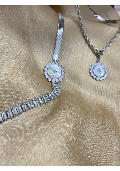 Gümüş Renkli Taşlı Sembollü Bileklik ve Ikili Kolye Set fırsatları