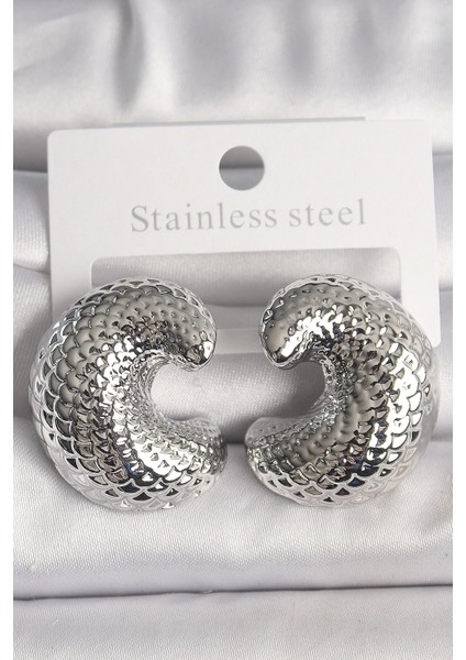 Bfs Pirinç Gümüş Renk Yılan Sırtı Işlemeli Yarım Halka Model Kadın Küpe