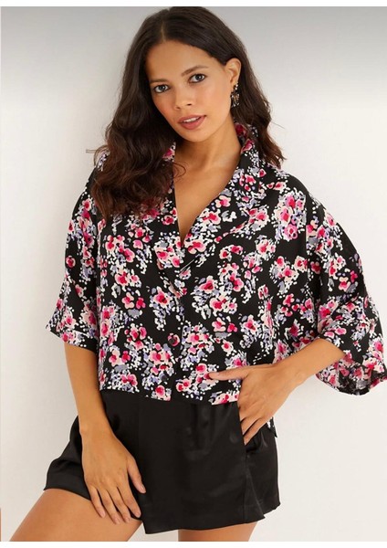 Çiçek Desenli Kısa Oversize Gömlek fırsatları