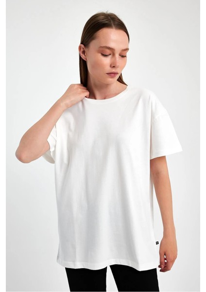 Kadın Oversize T-Shirt indirimleri
