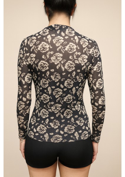 Siyah-Beyaz Çiçek Desenli Tül Bluz indirimleri