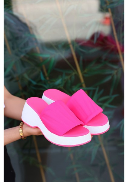 ARENA-404 Dolgu Tabanlı Terlik fiyatları