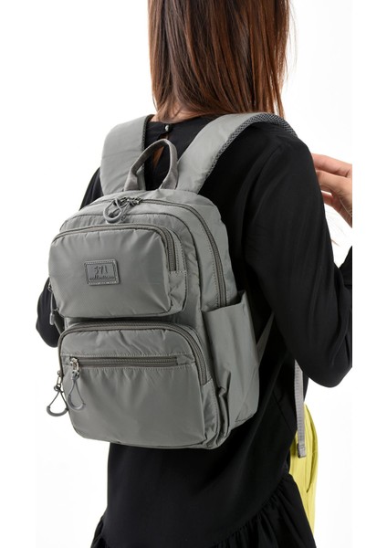 Ultra Hafif Şik ve Su Geçirmez Orta Boy Sırt Çantası Gri Model: (571-13-9D) fiyatları