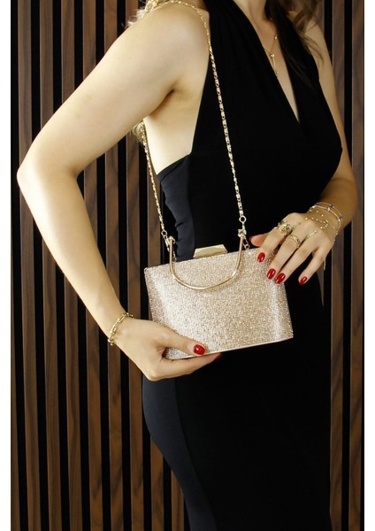 Altın Saten Kristal Taşlı Metal Saplı Zincir Askılı Abiye Çanta modelleri