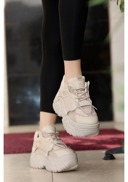 Anna Kalın Tabanlı Anorak Spor modelleri