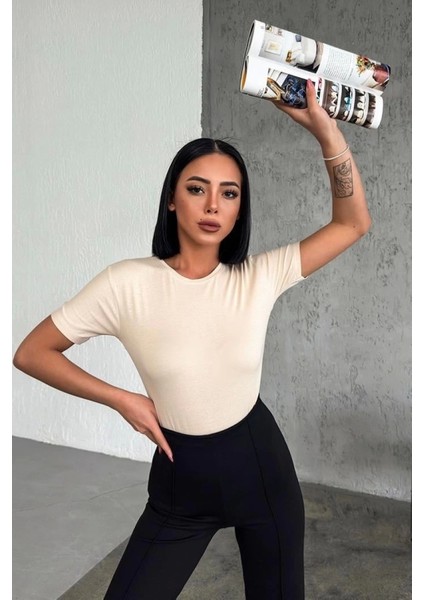 Rahat ve Şık Kısa Kollu Bisiklet Yaka Likralı Viskon Penye Body Bej fiyatları