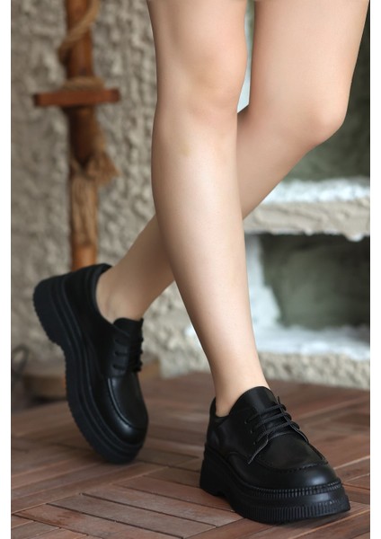 Mocca Tabanlı Bağlı Loafer