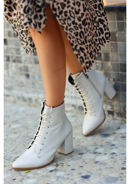 Kafka Bağlı Topuklu Bot modelleri