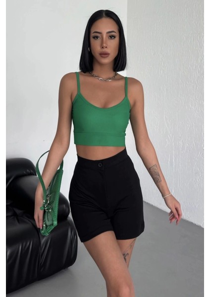 Tarz ve Rahatlığı Bir Arada Sunan Yüksek Bel Esnek Likralı Krep Şort Siyah modelleri