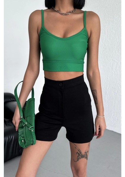 Tarz ve Rahatlığı Bir Arada Sunan Yüksek Bel Esnek Likralı Krep Şort Siyah indirimleri