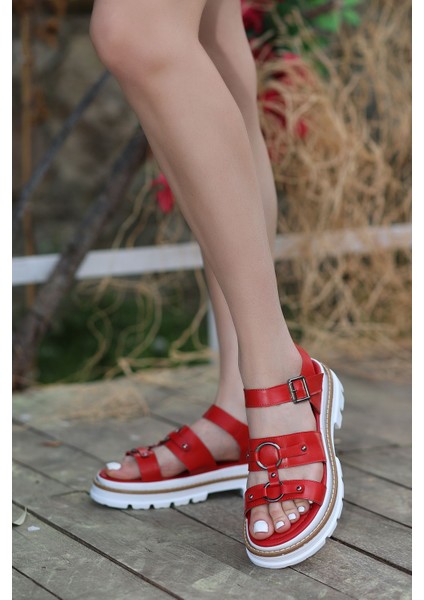 Alba Kalın Tabanlı Tokalı Sandalet fiyatları