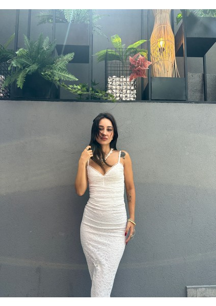 Vücudu Saran Ip Askılı Dantel Elbise