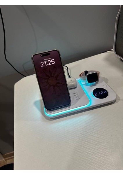 🔋 3’ü 1 Arada Kablosuz Şarj Istasyonu | Telefon, Akıllı Saat ve Kulaklık Için Hızlı Şarj + LED Saat Ekranı fiyatları