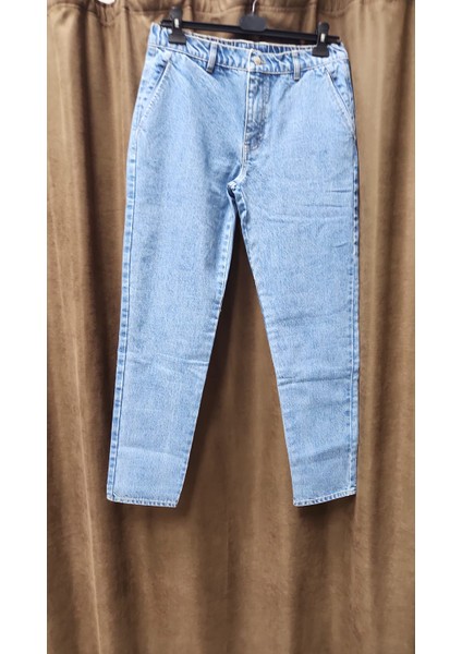 Açık Mavi Erkek Loose Jogger Jean – Rahat ve Modern Tasarım