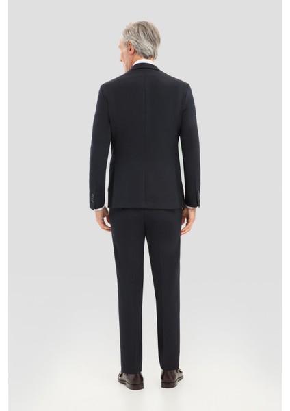 Sivri Yaka Takım Elbise Lacivert modelleri