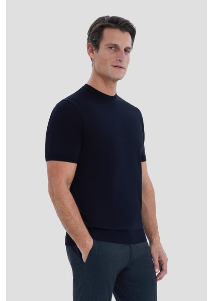 Siyah Bisiklet Yaka T-Shirt fırsatları