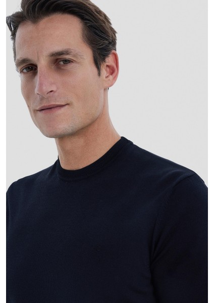 Siyah Bisiklet Yaka T-Shirt indirimleri