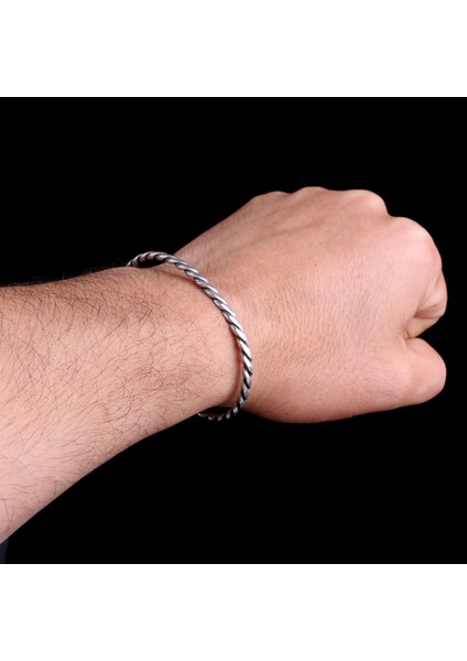 925 Ayar Gümüş Örgü Motifli Erkek Kelepçe Bileklik Modeli modelleri