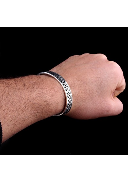 925 Ayar Gümüş Desen Motifli Erkek Kelepçe Bileklik fiyatları