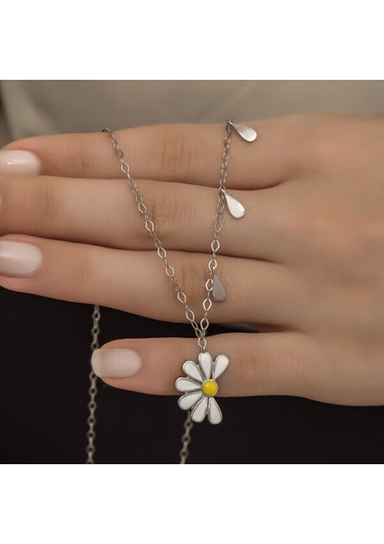 Rodyum Papatya Seviyor Sevmiyor 925 Gümüş Ayar Kadın Kolye