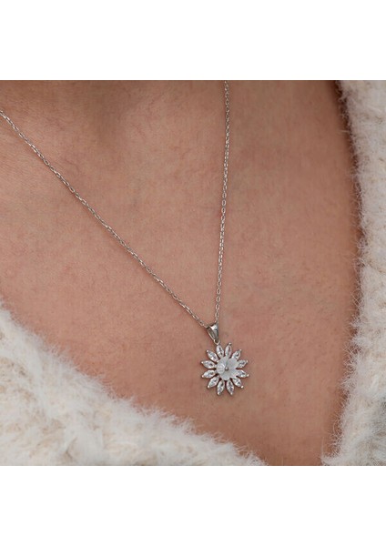 Manolya Çiçeği Zirkon Taşlı 925 Ayar Gümüş Kadın Kolye