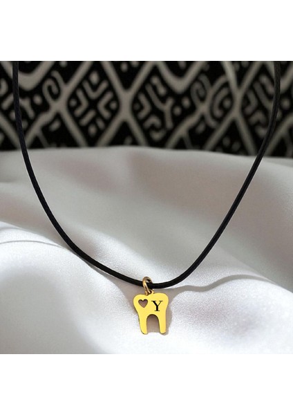 14 Ayar Plakalı Altın Y Harfine Özel Diş ve Kalp Figürlü Siyah Bağlıklı Hediyelik KOLYE-629HARF fiyatları