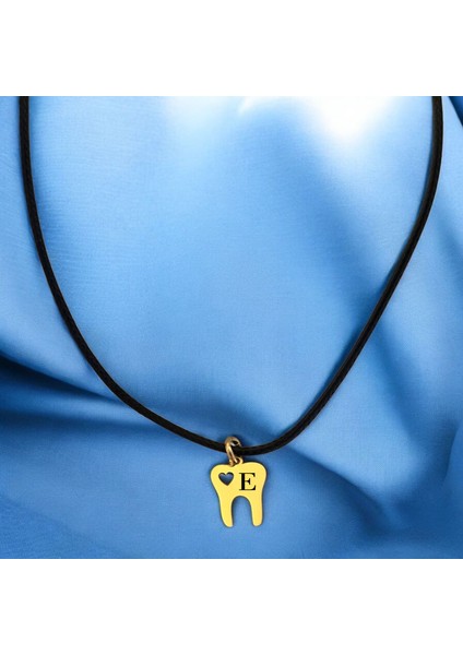 14 Ayar Plakalı Altın E Harfine Özel Siyah Bağlıklı Diş ve Kalp Figürlü Hediyelik KOLYE-629HARF fiyatları